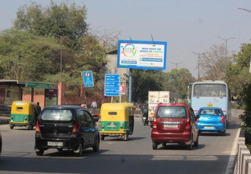 Okhla-NSIC-Metro-Station-towards-Lajpat-NagarRing-Road