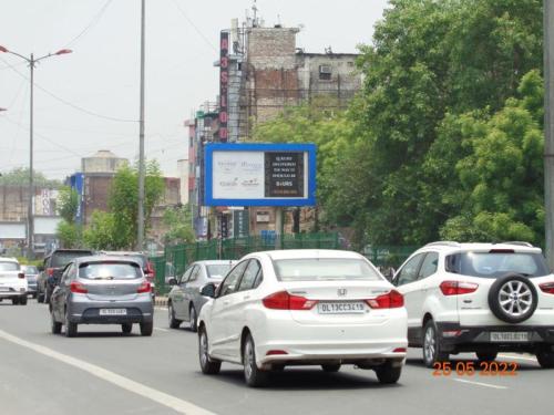 Outside-IOCL-office-Yusuf-Sarai-Aurobindo-Marg-towards-AIIMS